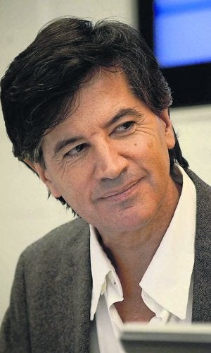 Carlos López-Otín. ::
E. C.