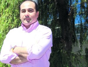 Carlos Roddríguez González, ayer, tras la entrevista en Luanco. ::                             P. G.-P.