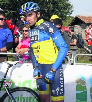 Benjamín Noval, en la etapa La Robla-Lagos de Covadonga de la Vuelta Ciclista a España. ::
SUSANA SAN MARTÍN
