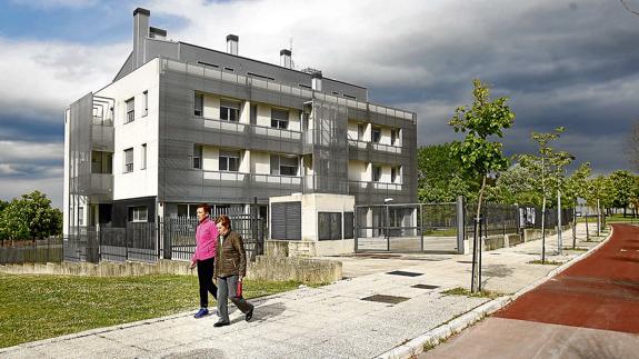 La residencia situada detrás del Mineral, que albergará a los jóvenes del Alavés y Baskonia, en una imagen tomada ayer. 