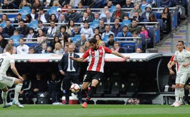 Raúl García, en un momento del partido.