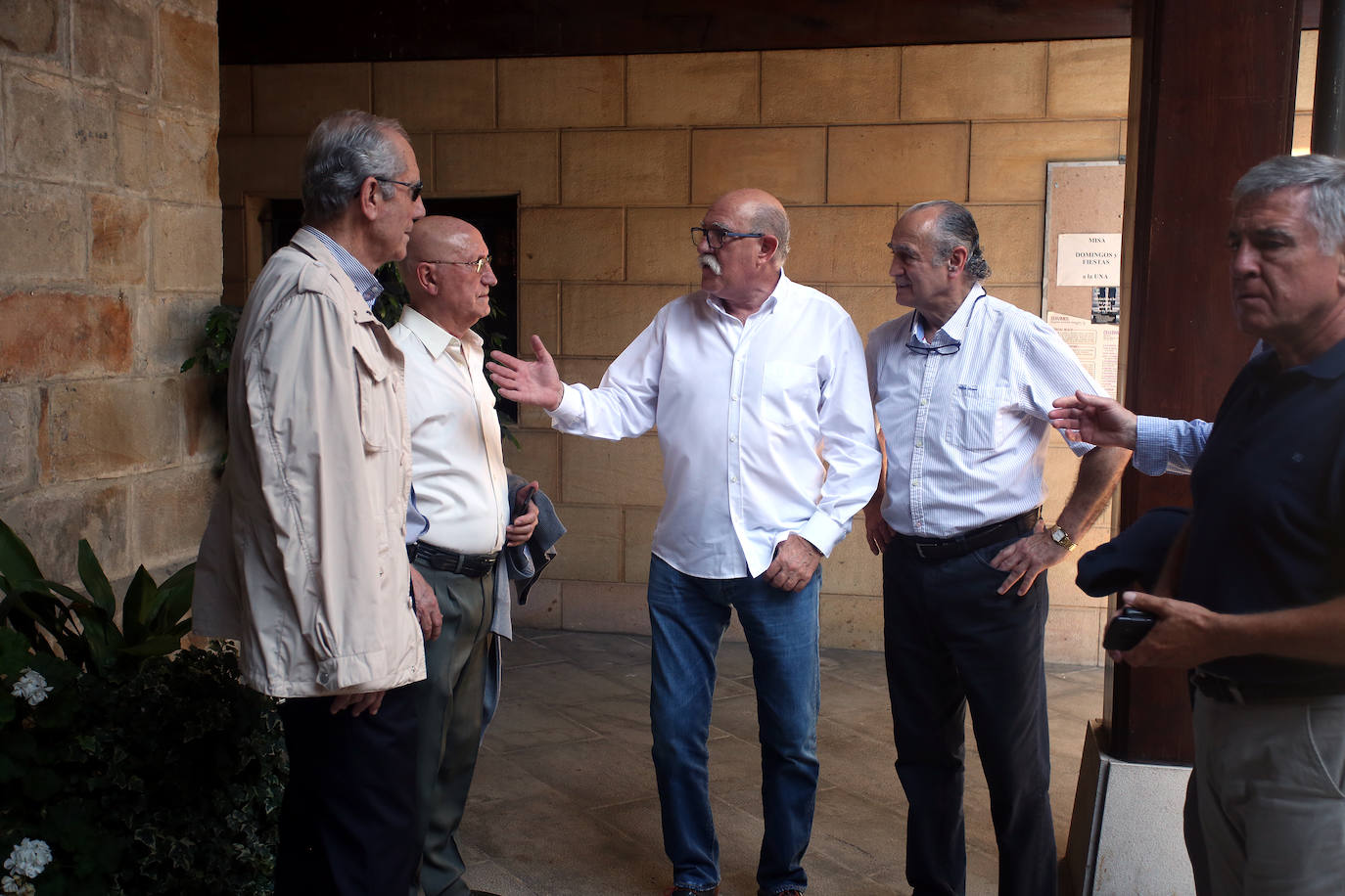 Laurentzi Gana, Víctor Urquijo, Ángel Garitano Ondarru y Juan Carlos Vidal.