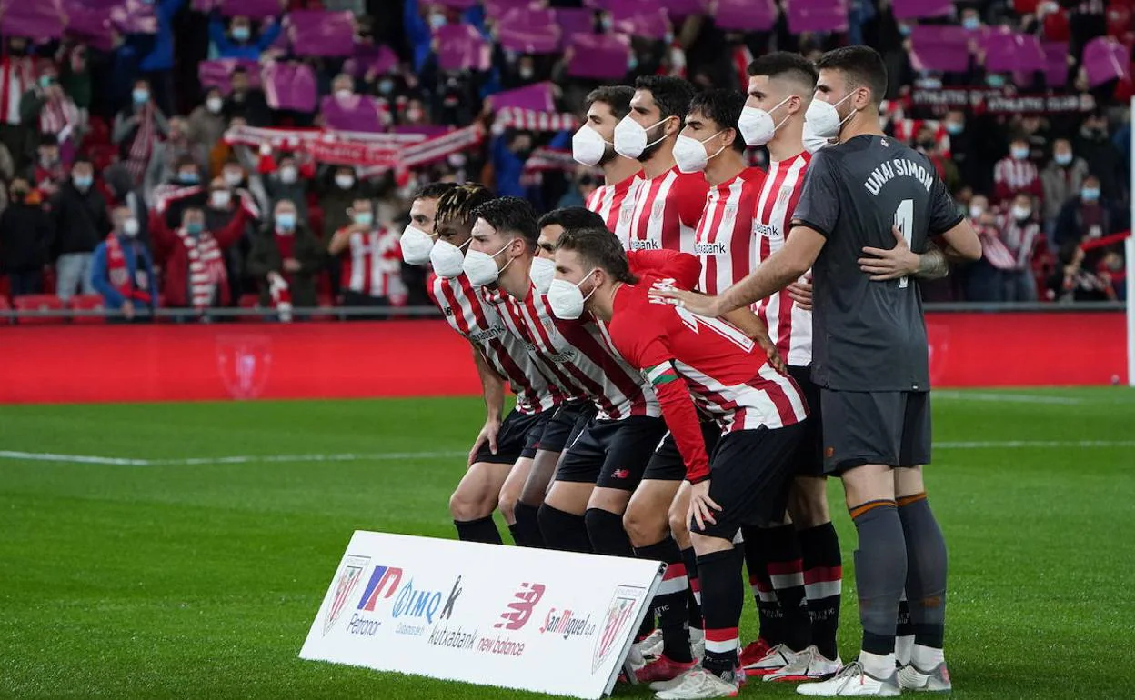 Athletic: Los jugadores saltaron al campo con mascarillas para concienciar