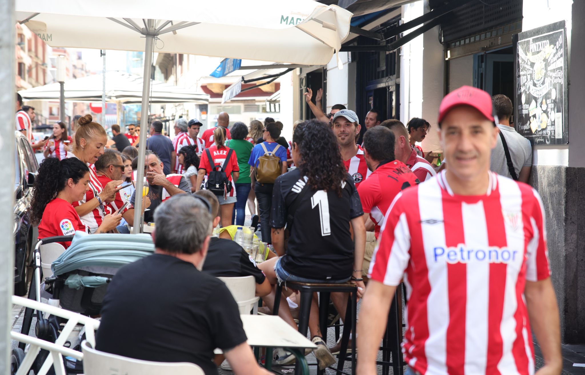 Fotos: Buen ambiente para el Athletic-Mallorca