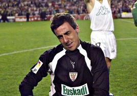Iñaki Lafuente, desconsolado tras perder frente al Betis en 2005