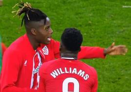 Nico e Iñaki Williams durante la discusión.