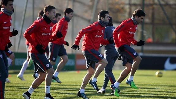 Los jugadores rojiblancos, este martes en Lezama. 