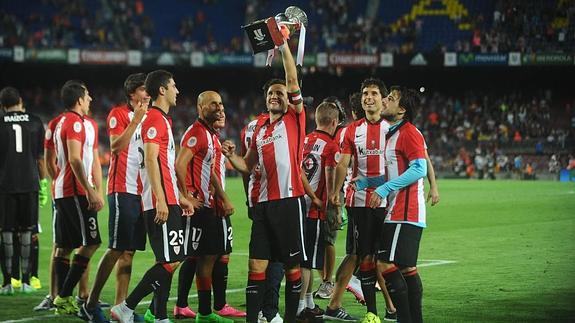 El Athletic, tras derrotar al Barcelona y ganar la Supercopa.