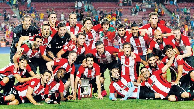 El Athletic celebra la Supercopa.
