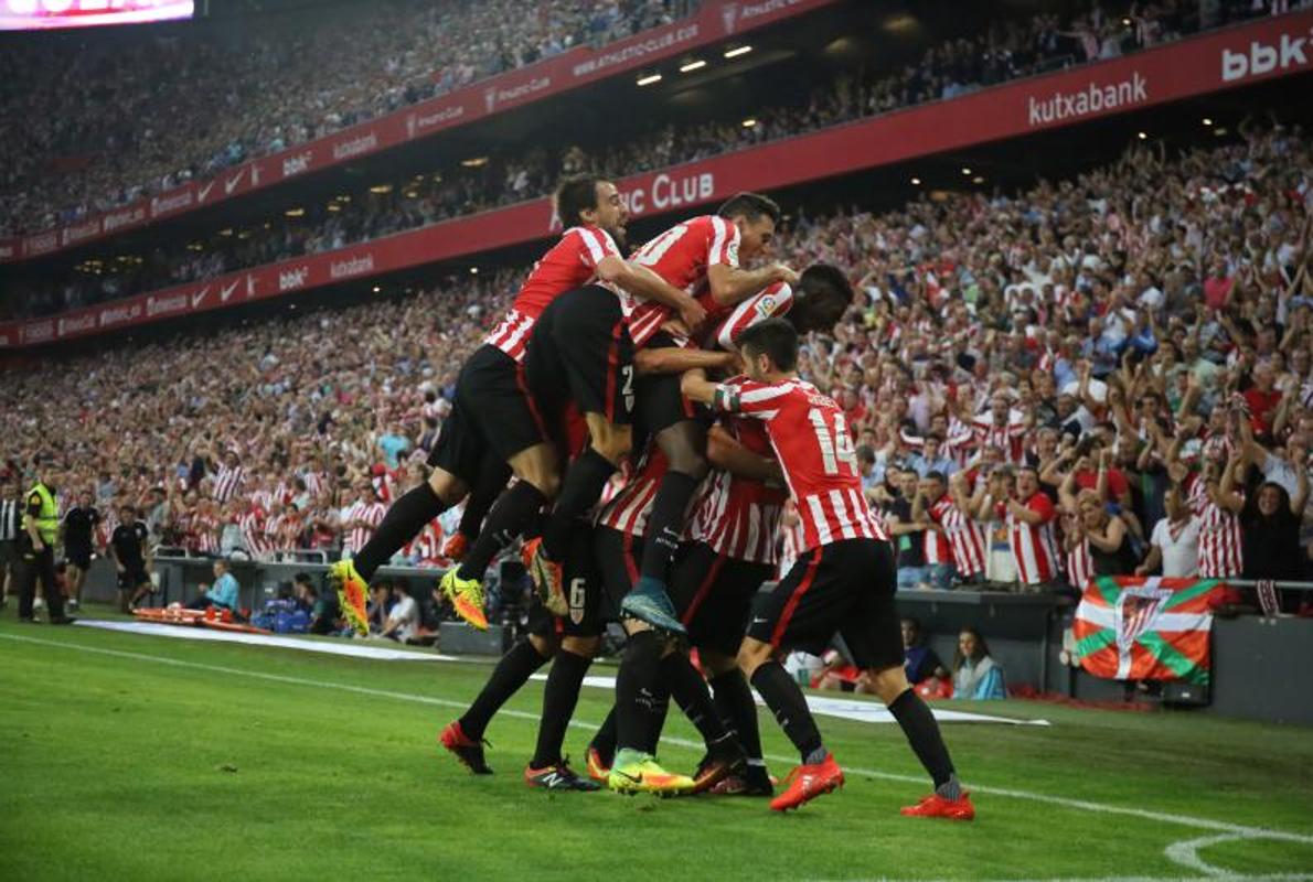 El Athletic celebra el gol final de Aduriz.