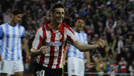 Aduriz celebra un gol ante el Málaga. 