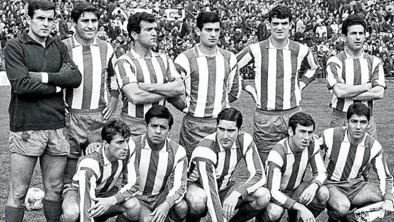 El Atlético de Madrid en 1967, al que los de Iribar apearon de Copa ese año. 