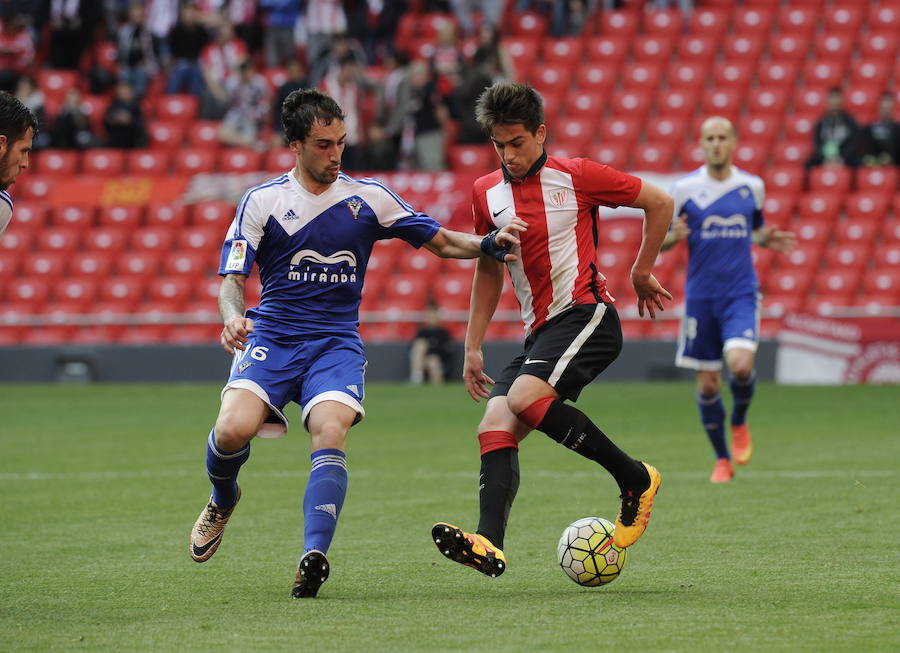 Córdoba, en un partido con el Bilbao Athletic.
