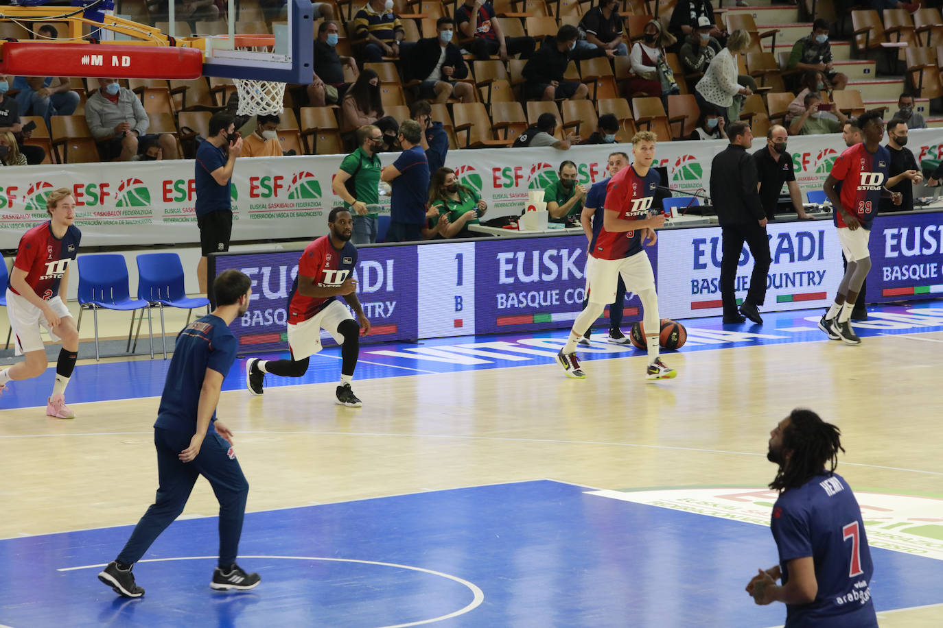 Fotos: Las mejores imágenes del Baskonia - Bilbao Basket de la Euskal Kopa