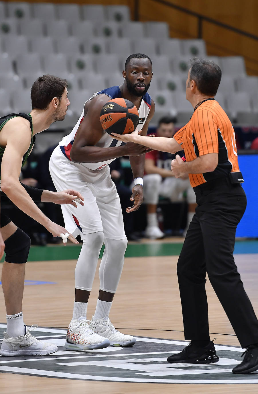 Fotos: El Joventut-Baskonia, en imágenes