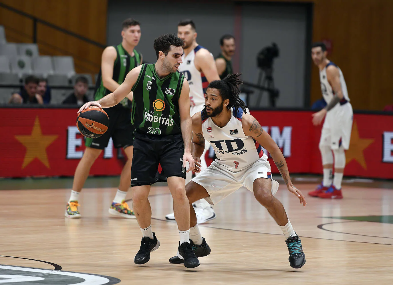 Fotos: El Joventut-Baskonia, en imágenes