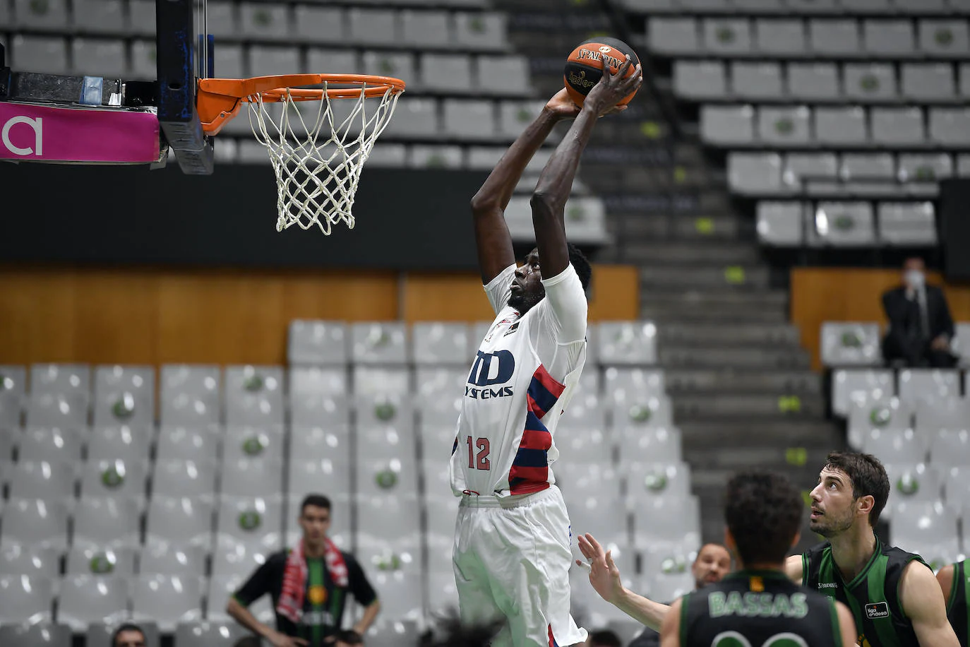 Fotos: El Joventut-Baskonia, en imágenes