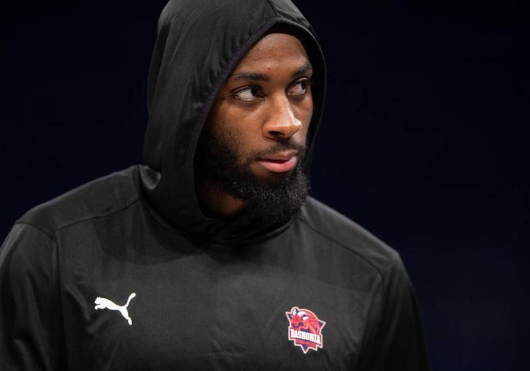 Miller-McIntyre, el base que se considera «un lobo» y usa incienso y medita antes de jugar