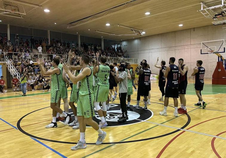 Baskonia y Bilbao Basket suspenden la Euskal Kopa por la humedad de la pista de Galdakao