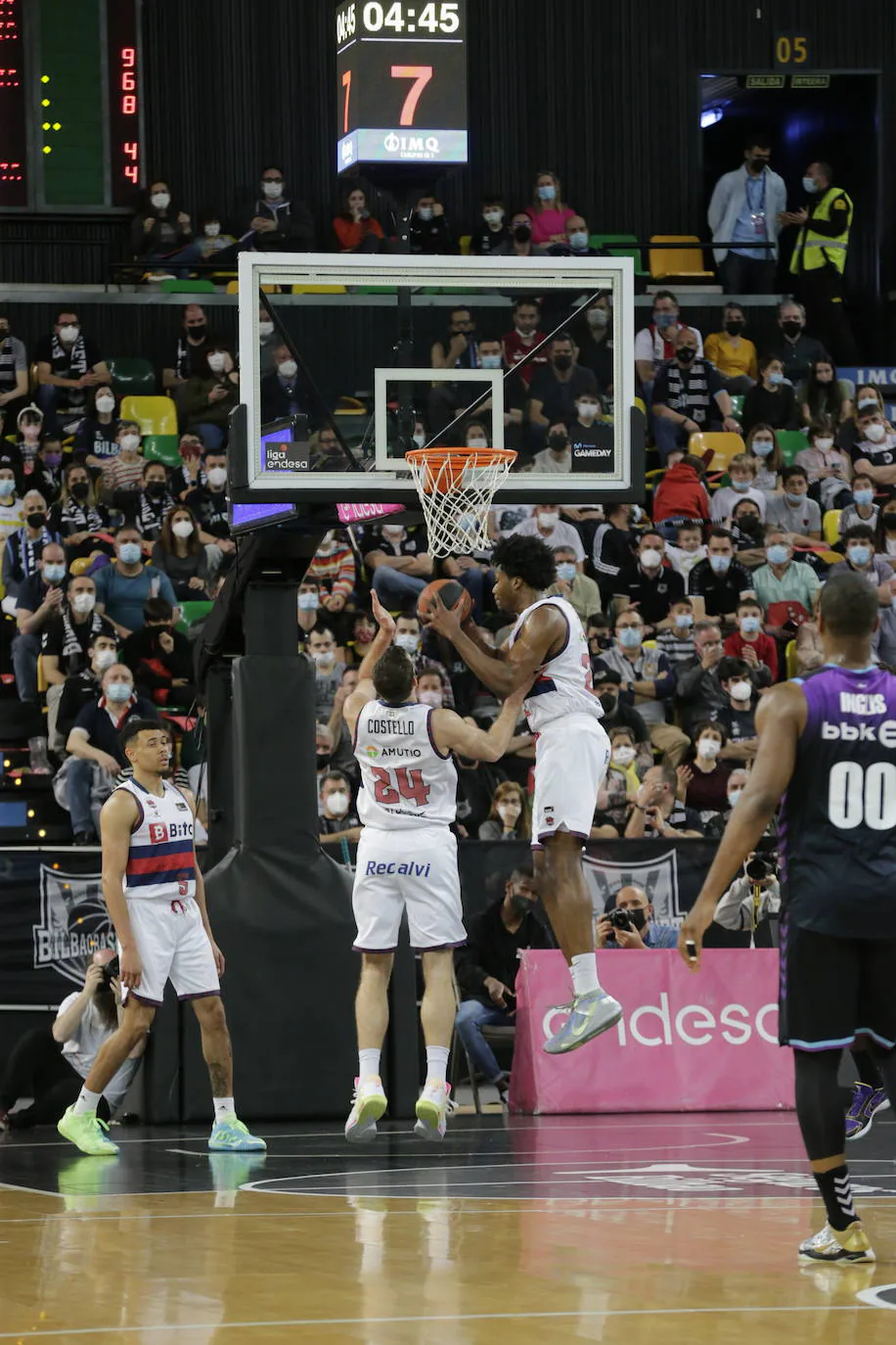 Fotos: Las imágenes del Bilbao Basket - Baskonia