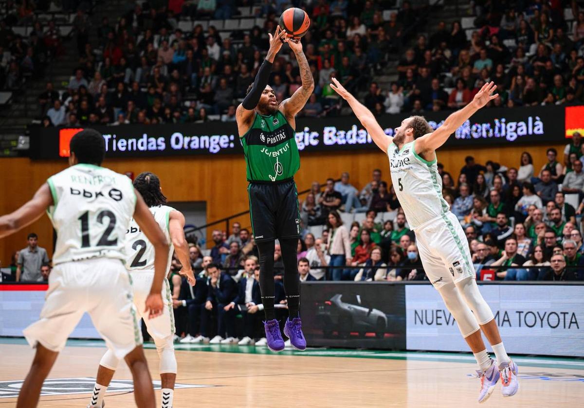 El Bilbao Basket pierde de forma cruel en Badalona