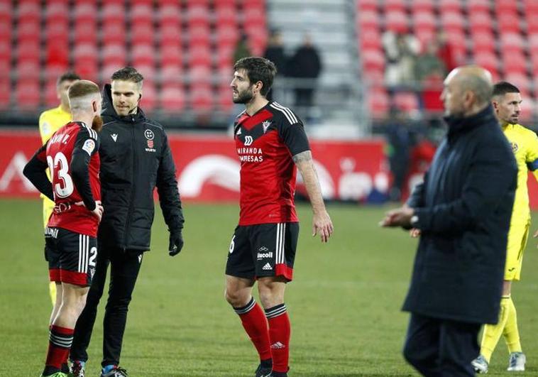 Navas regresó y entrenó en solitario junto al recuperador