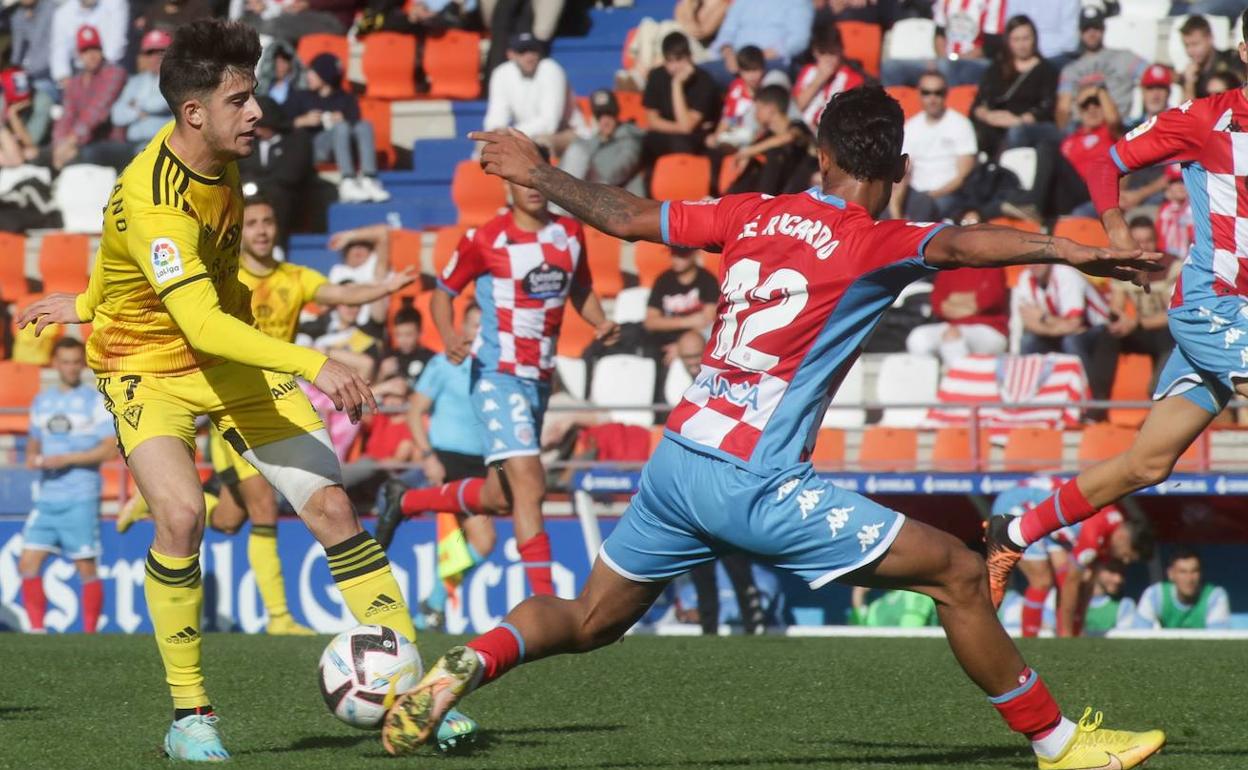 Nico Serrano, en el partido Lugo-Mirandés, los equipos con un presupuesto más bajo. 