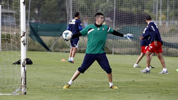 Sergio Pérez, en un entrenamiento con la primera plantilla. 