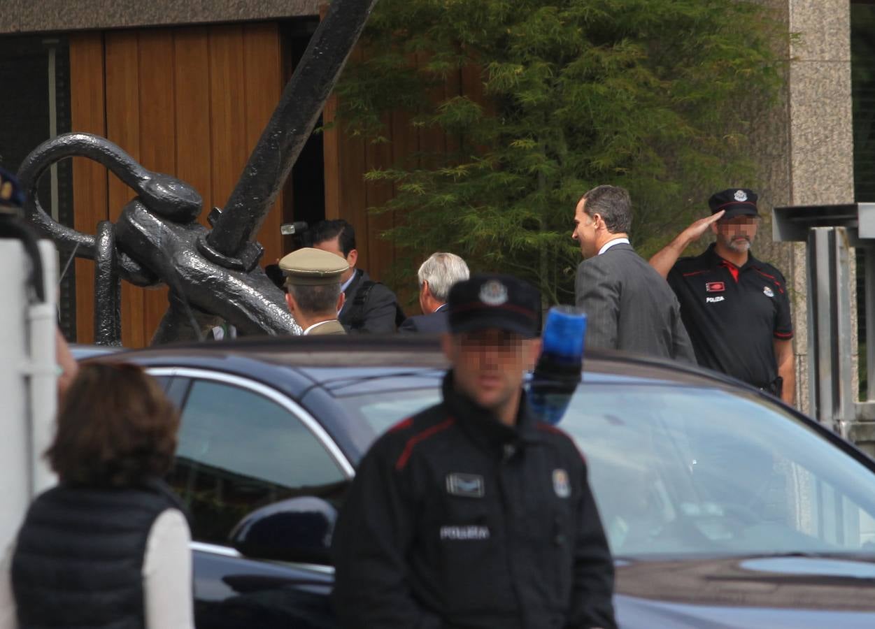 El Príncipe a su entrada al Real Club Marítimo el Abra.