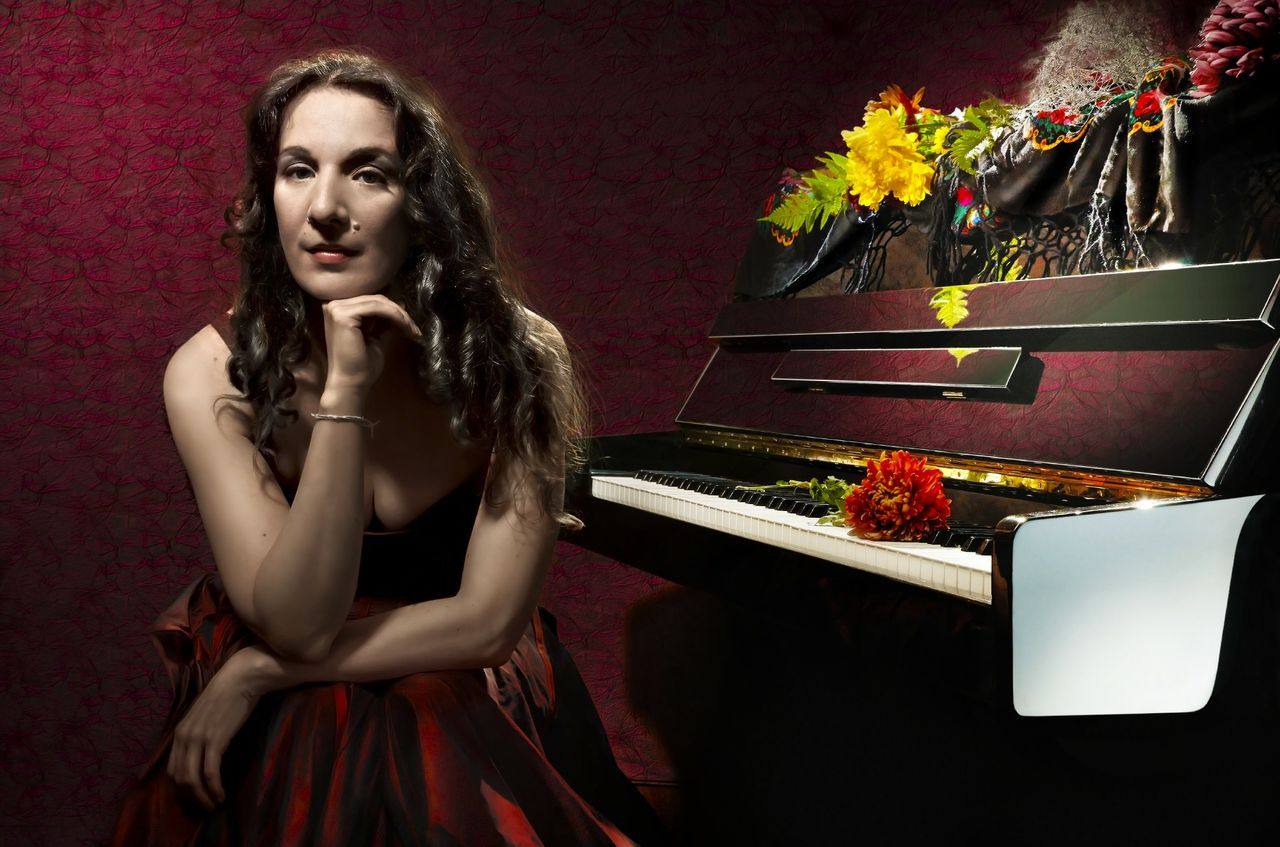 Dulce Pontes. 4 de febrero. Una de las grandes artistas de la música portuguesa ofrecerá un concierto con temas de su último trabajo.