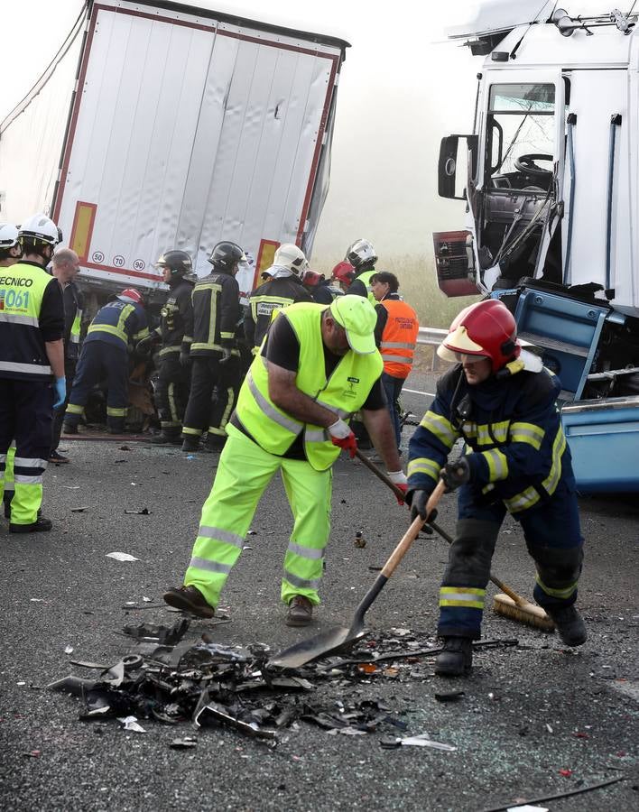 Grave accidente múltiple en la A-8 en Cabezón de la Sal