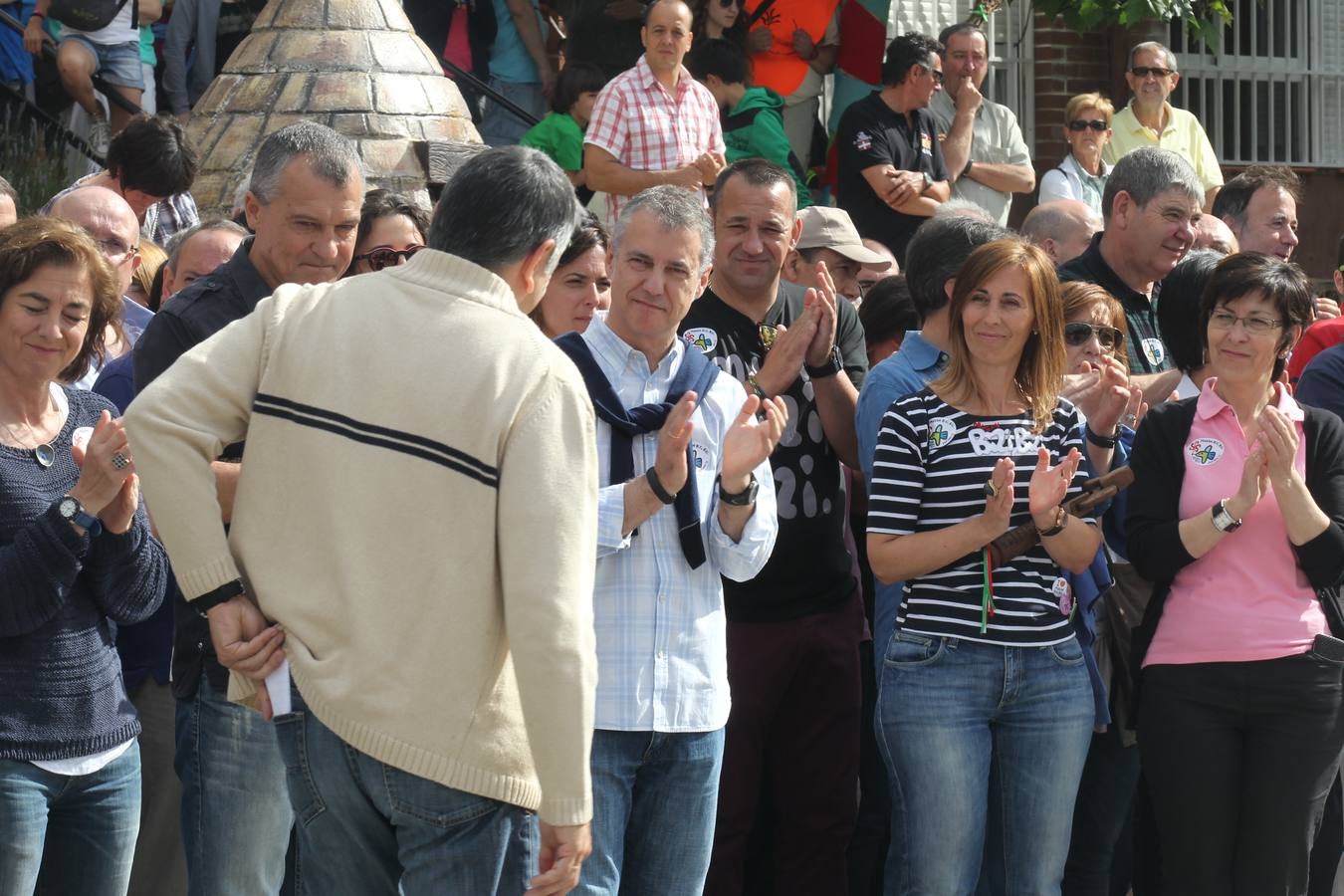 Miles de personas apoyan el euskera en el Araba Euskaraz