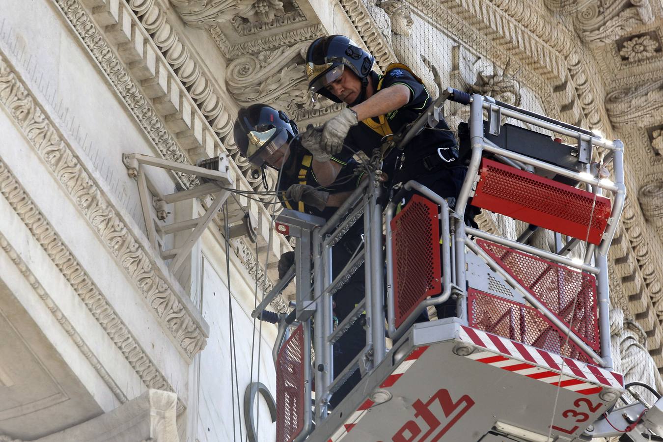 El Congreso, a punto para la proclamación del nuevo Rey