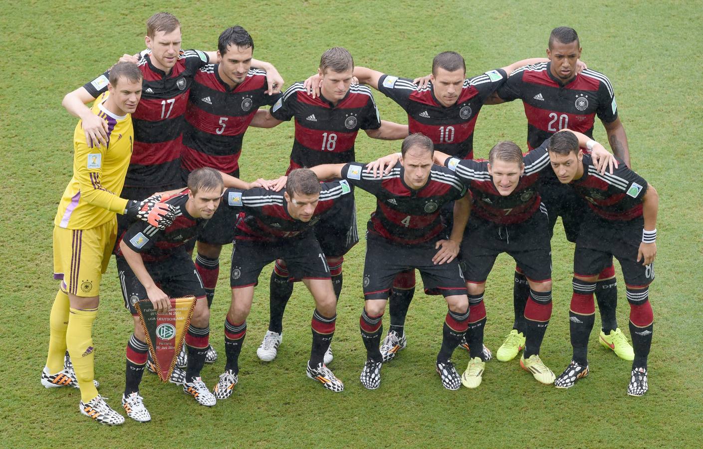 La selección alemana posa ante los medios