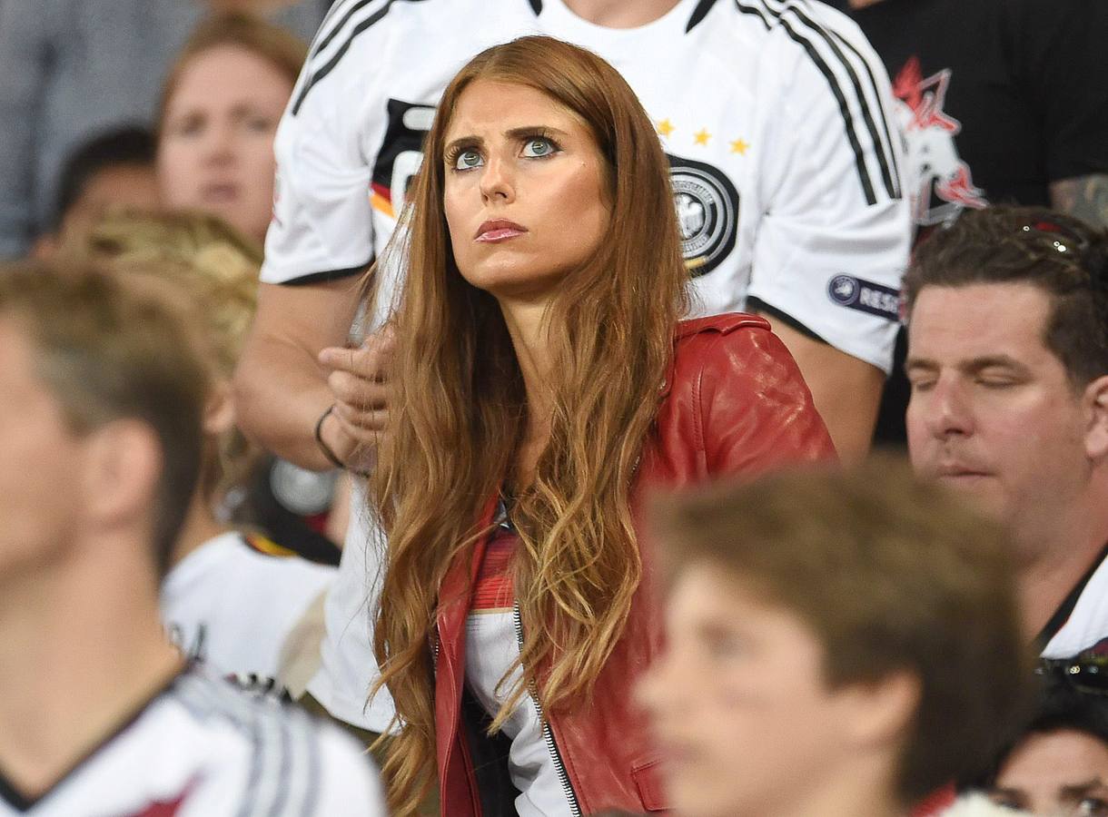 Cathy Fischer. La novia de Mats Hummels tensa durante la final