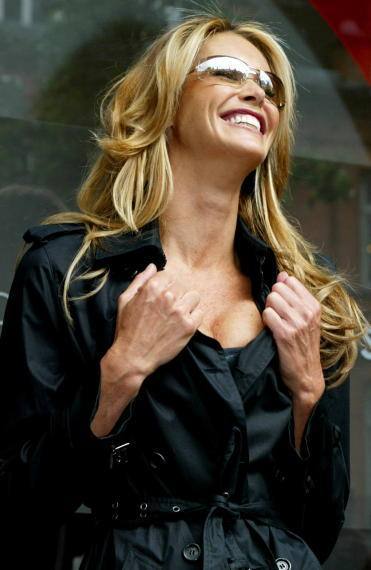 Elle Macpherson presume de su cuerpazo a los 50