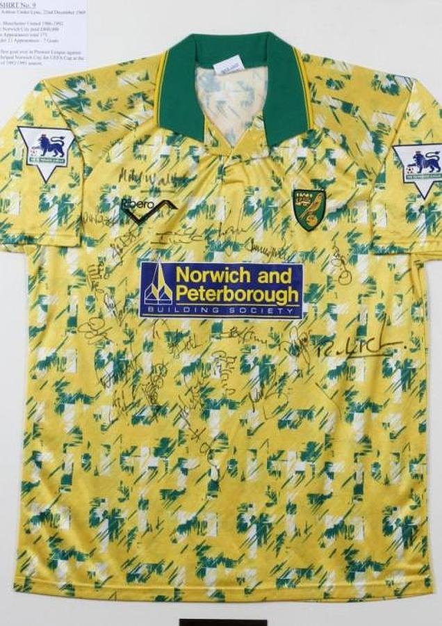 El estampado en la camiseta del Norwich 1992.