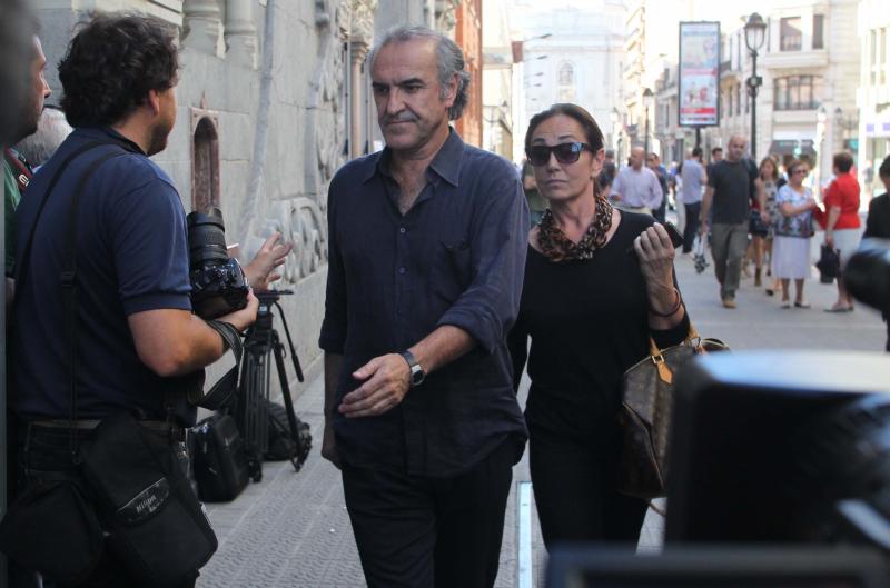 El cantante Gontzal Mendibil a su llegada al Teatro Campos