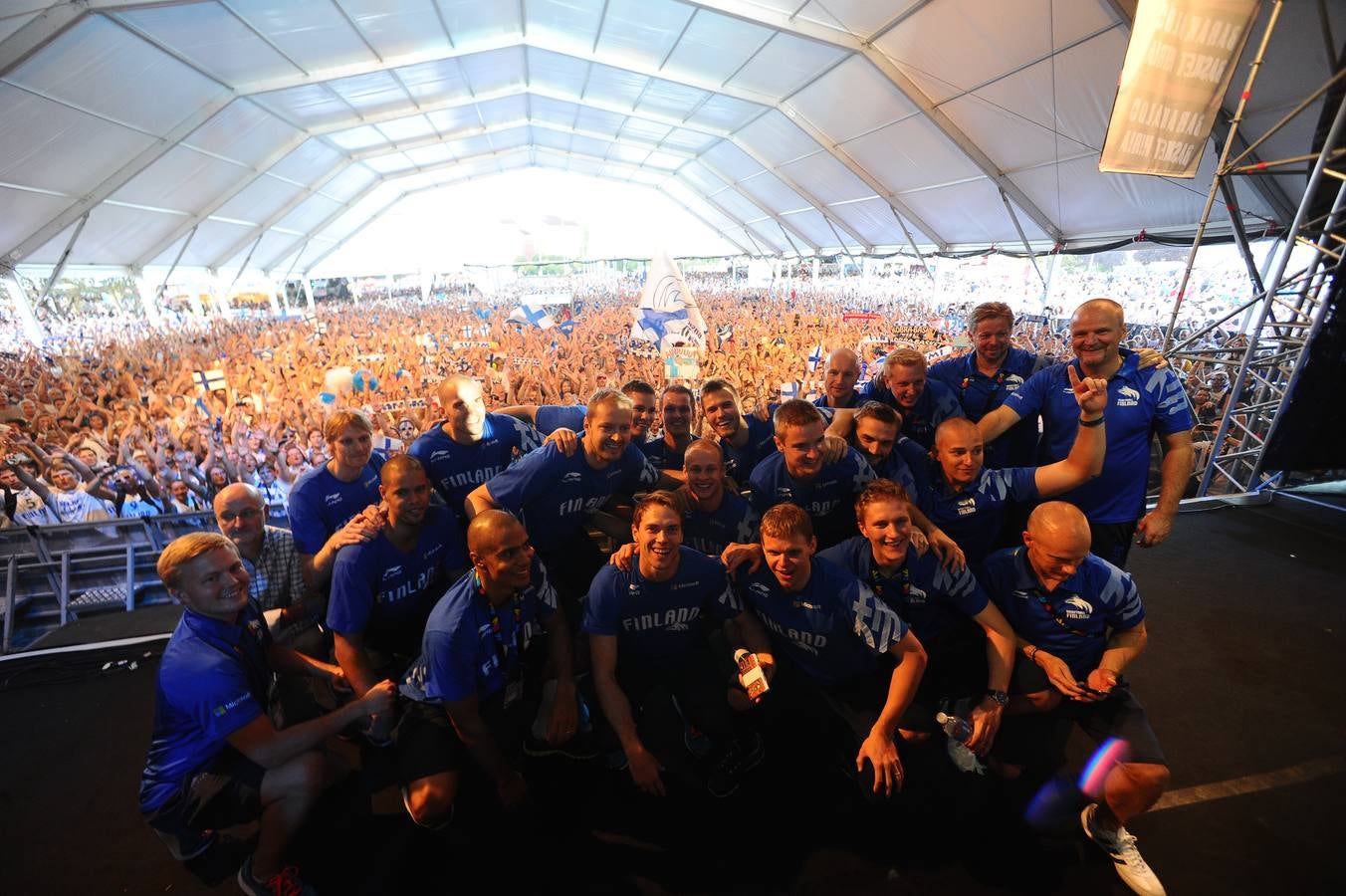 Una &#039;manada de lobos&#039; toma la noche vizcaína