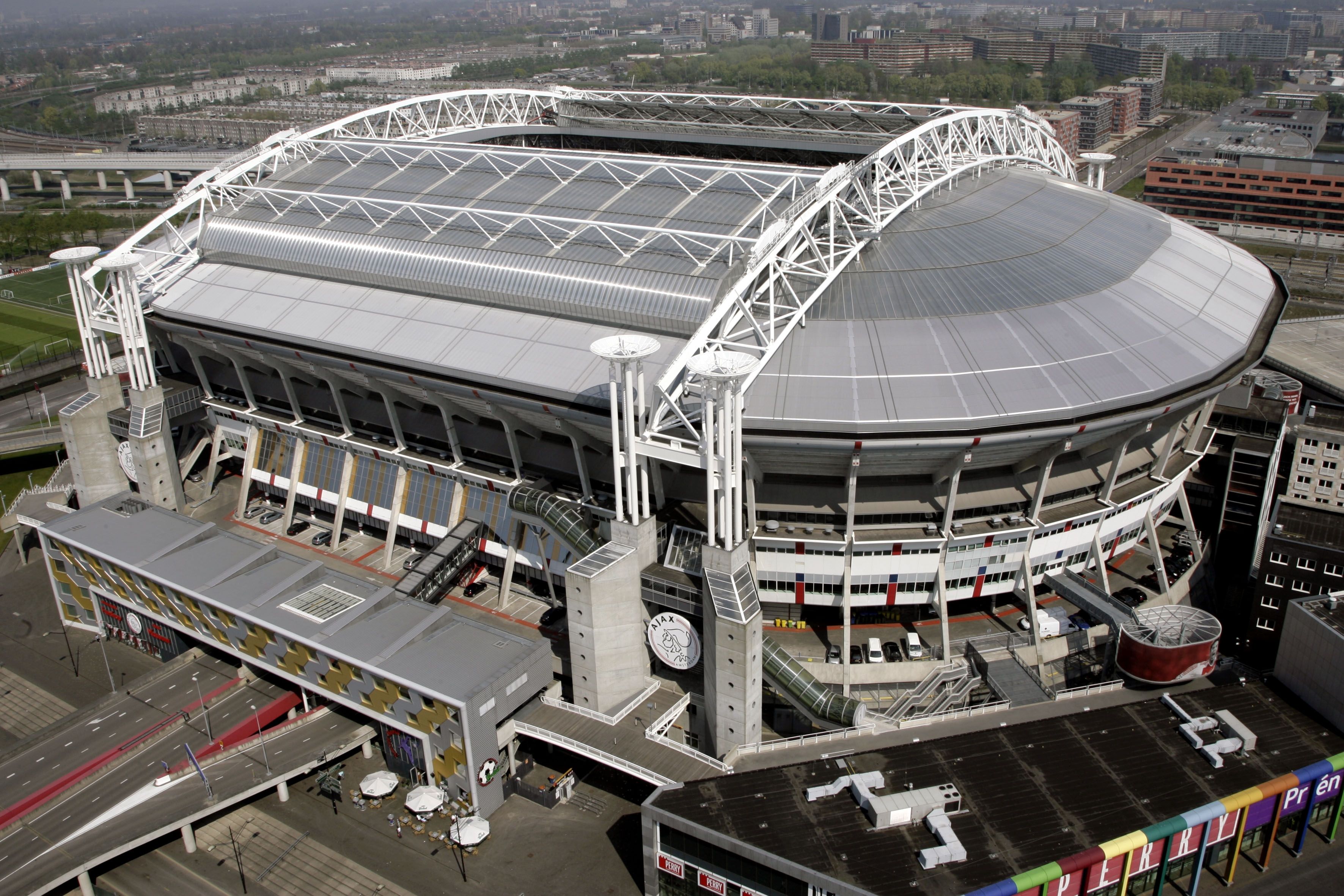 Amsterdam Arena | Amsterdam / Holanda (53.052 espectadores). 