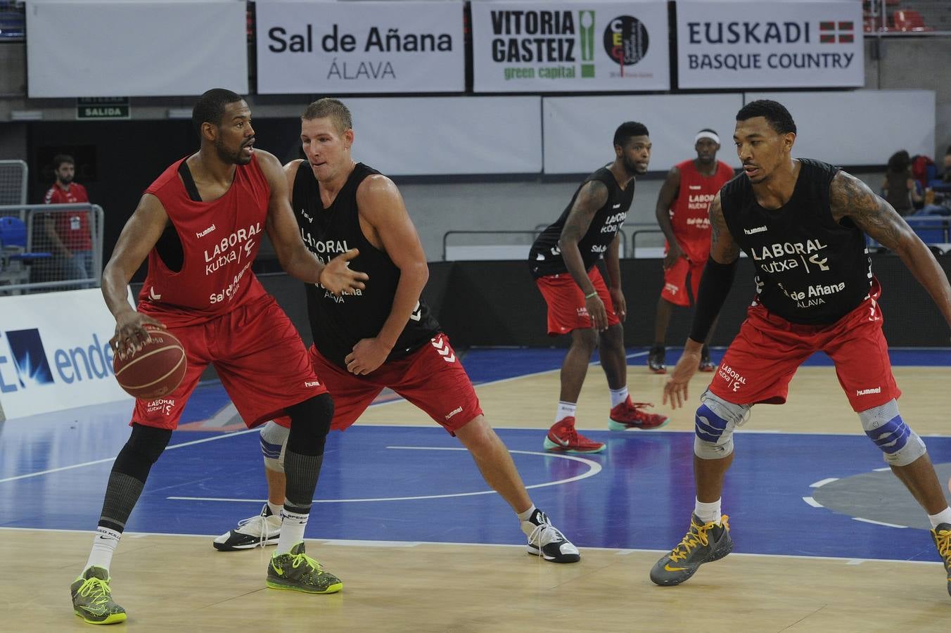 Primer entrenamiento abierto del Baskonia