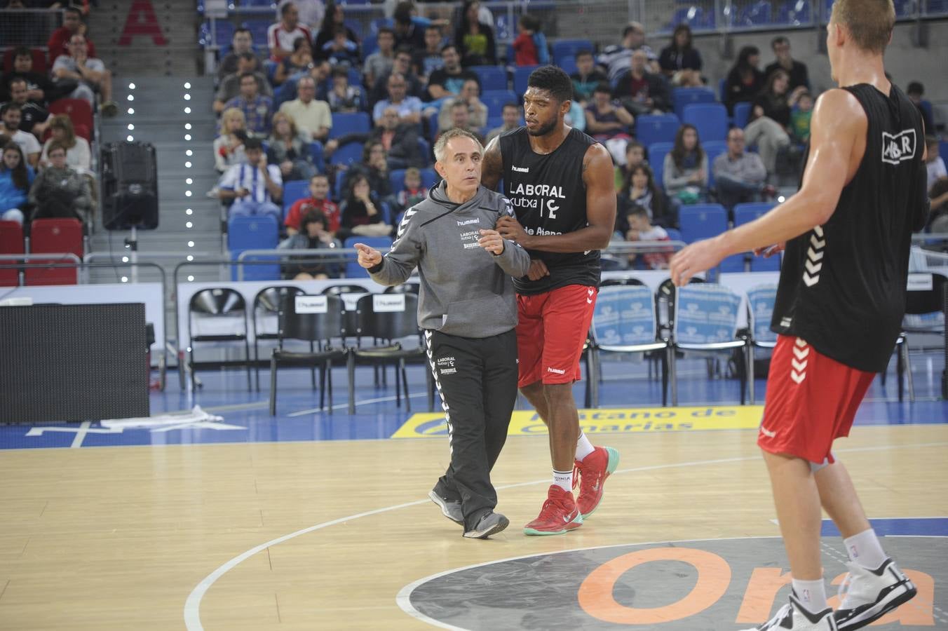 Primer entrenamiento abierto del Baskonia