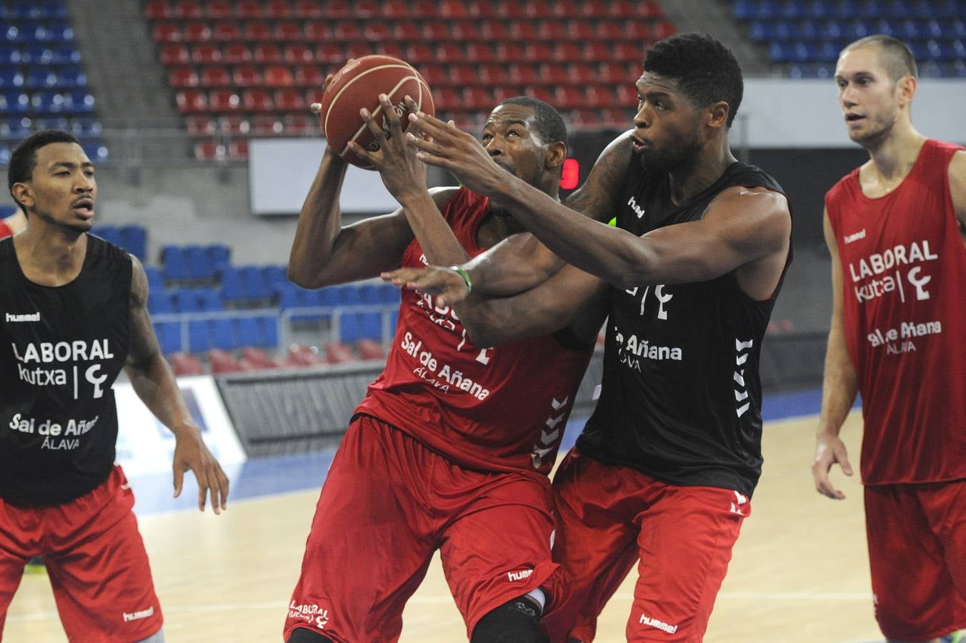 Primer entrenamiento abierto del Baskonia