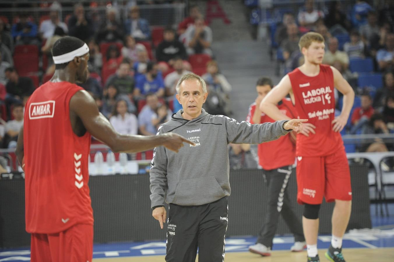 Primer entrenamiento abierto del Baskonia
