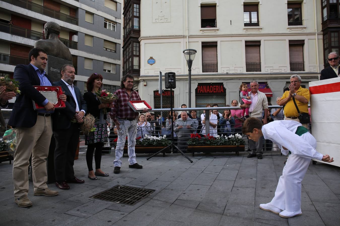 Homenaje a Usparitza y Azkuna