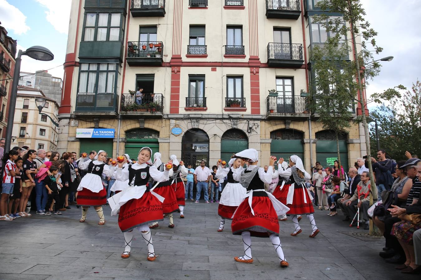 Homenaje a Usparitza y Azkuna