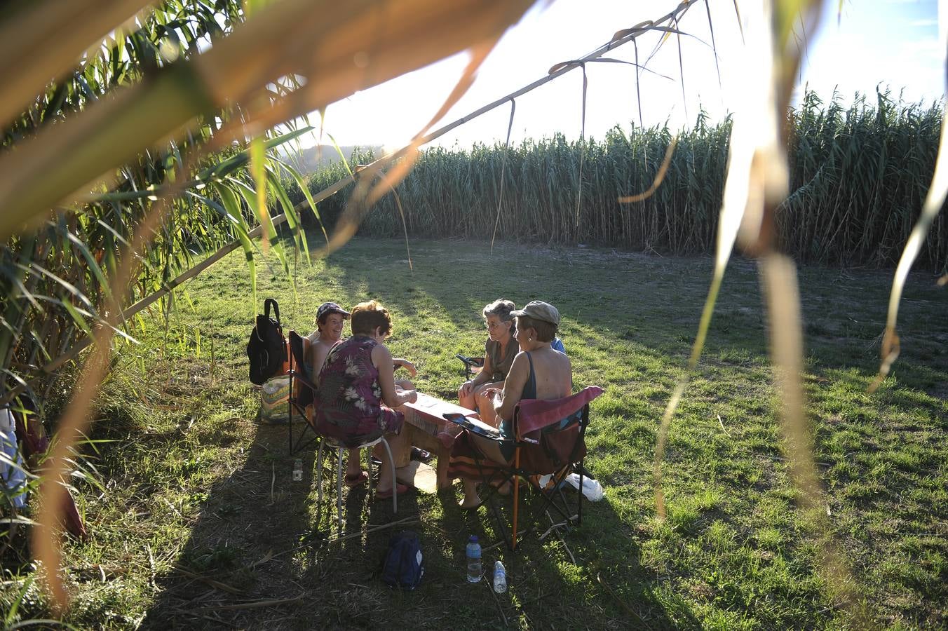 El viento sur llena la playa de bikinis en pleno octubre