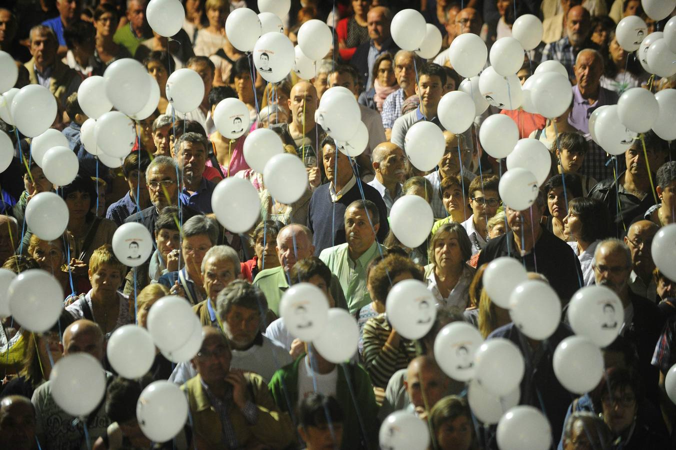 Unas mil personas recuerdan a Hodei en la última concentración en su memoria