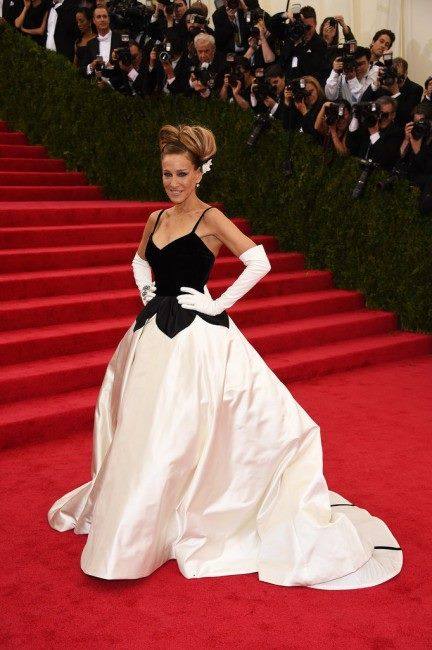 La actriz Sarah Jessica Parker lució este espectacular Óscar de la Renta en la Gala MET 2014.