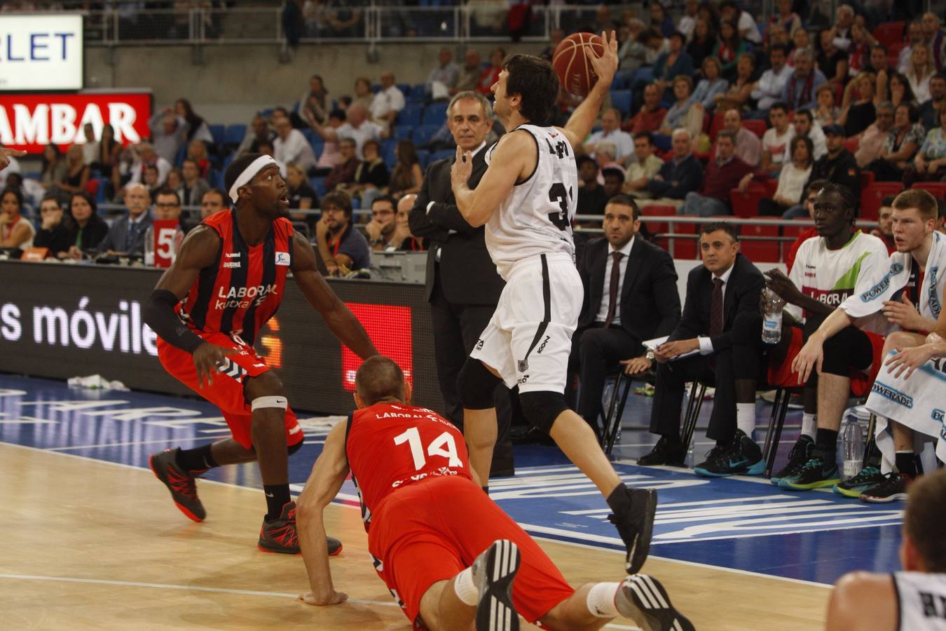 Las mejores imágenes del partido Laboral Kutxa-Bilbao Basket